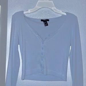 Women’s cropped blue button up long sleeve